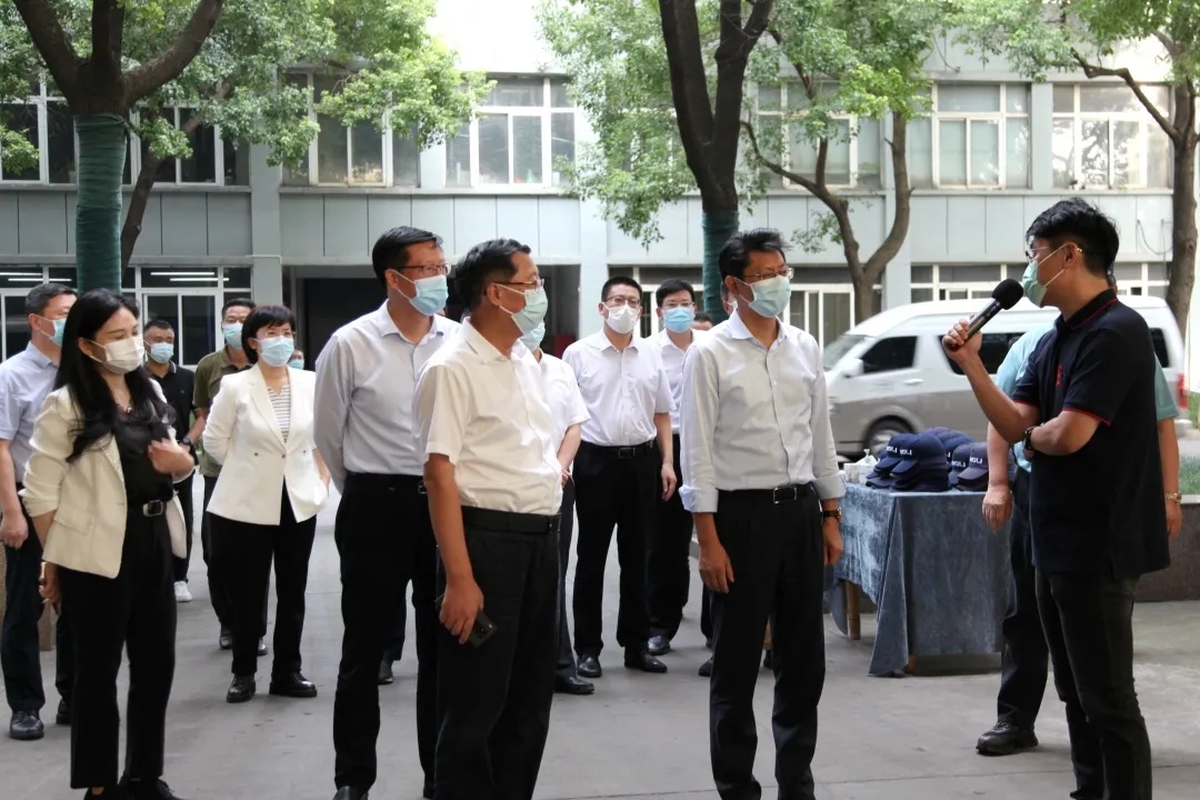 扬州市委副书记、代市长王进健调研鸿运国际集团疫情防控事情